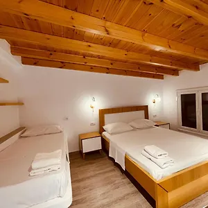 Villa Anxhelo, Vlore