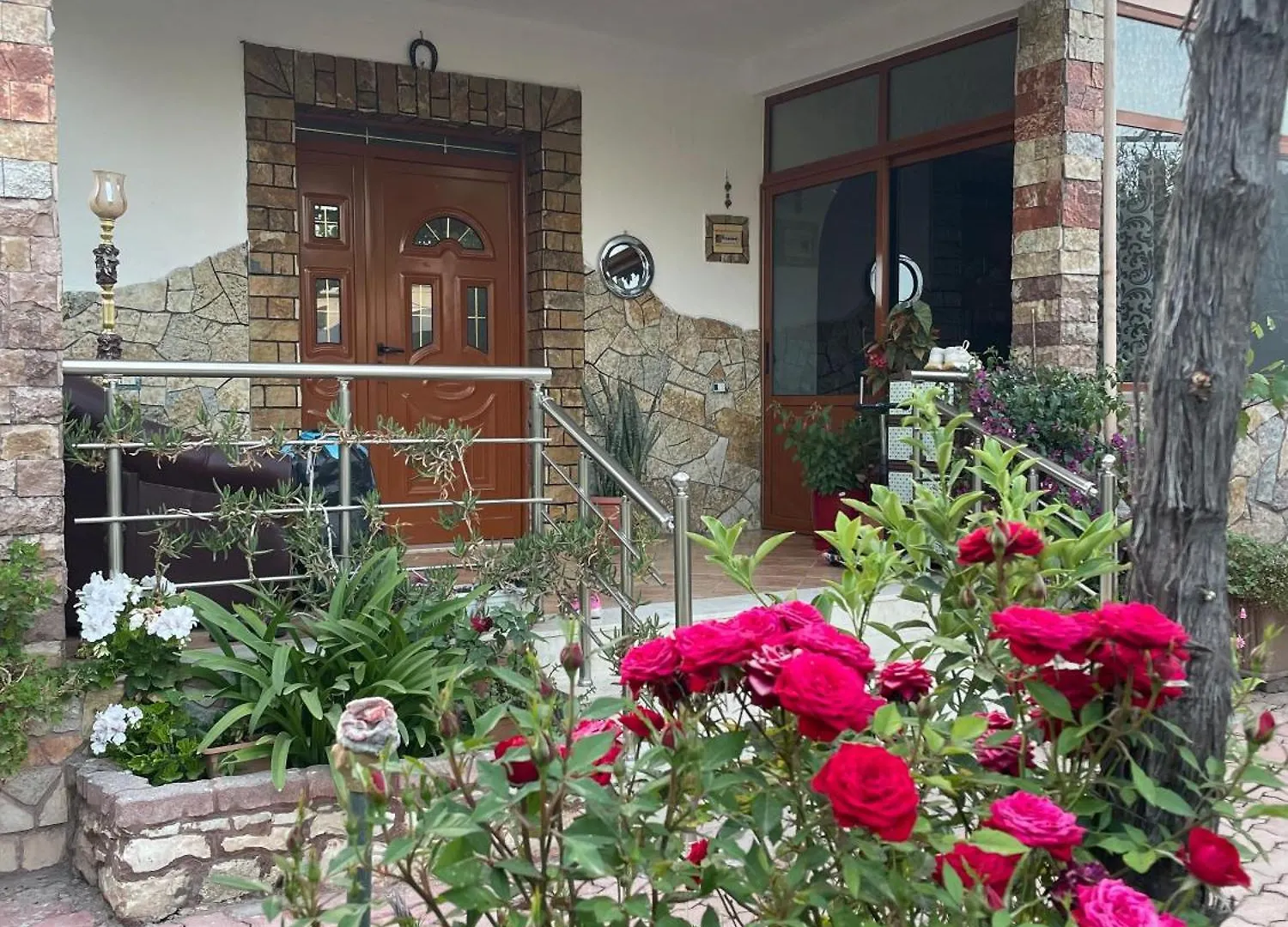 Guest House Miracle Garden Vlore 0*,  Albania